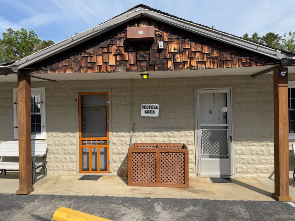recycle area at Dock's Motel in Townsend TN