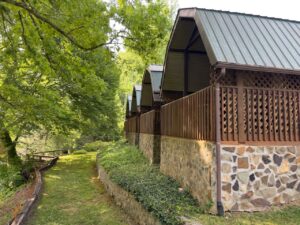 backside view of the river cabins along the Little River