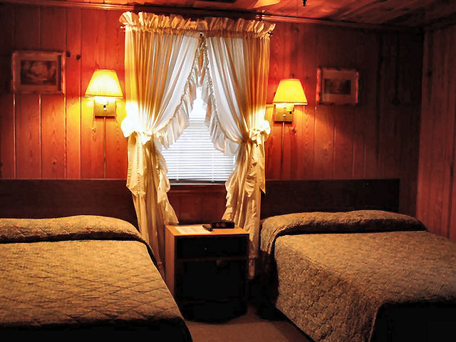 2 Bedroom Cabin: Two Double Beds room #1
