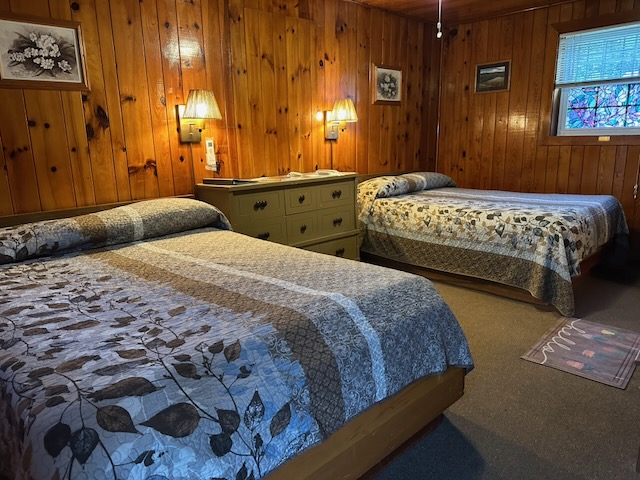 2 double beds in motel room 4 at docks motel in townsend